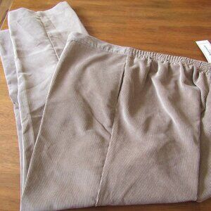 Alfred Dunner Stone Corduroy Elastic Back Pull On Ladies NWT Pants Size 14 Short